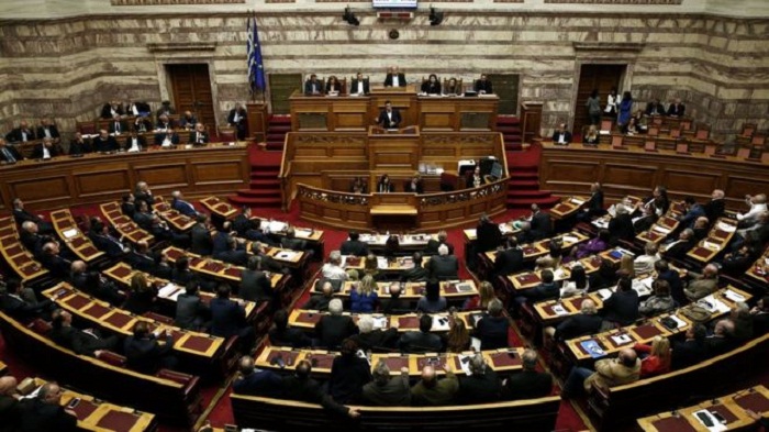 Greek parliament approves austere 2016 budget